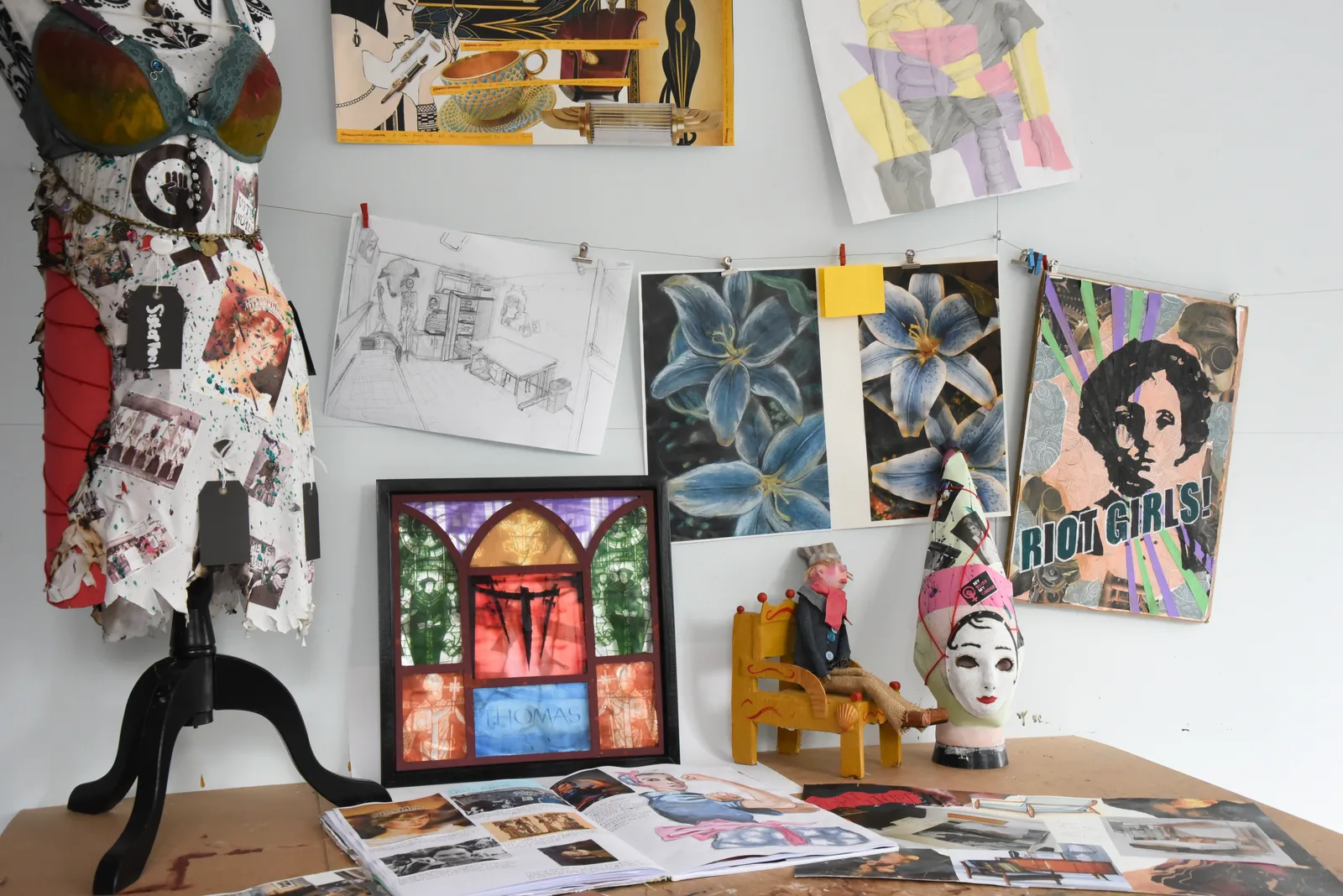 Creative arts session at Tuition Extra